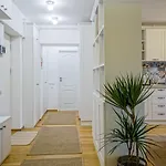 Visit Romana Square Apt. - Metro Apartamento