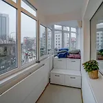 Visit Romana Square Apt. - Metro *