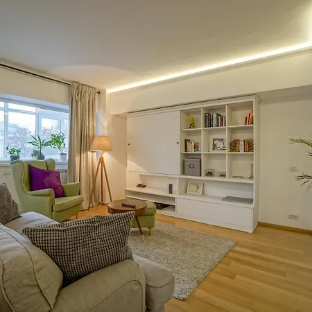 Visit Romana Square Apt. - Metro بوخارست