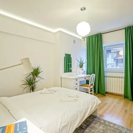 Visit Romana Square Apt. - Metro *