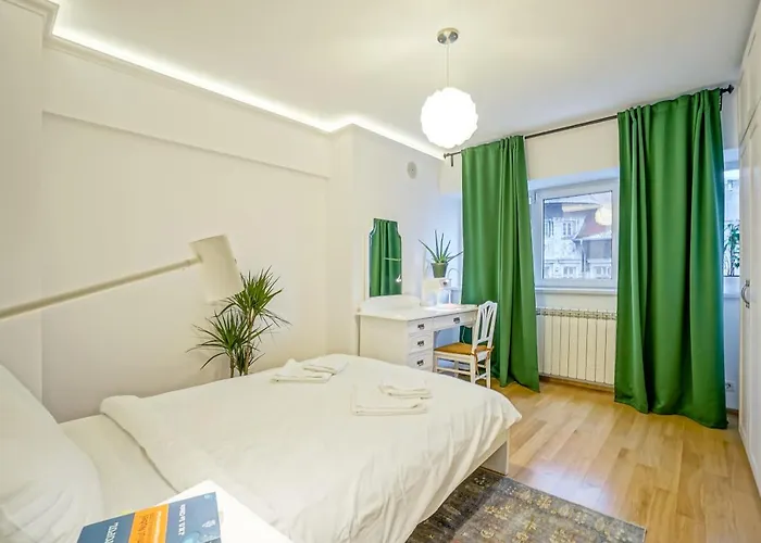 Visit Romana Square Apt. - Metro *