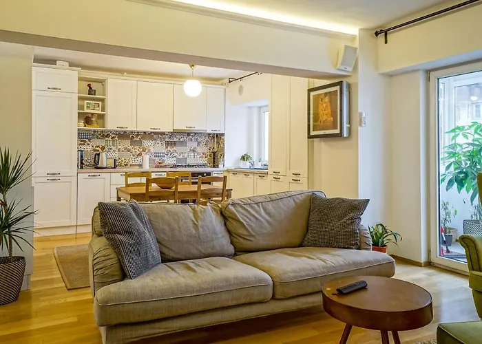 Visit Romana Square Apt. - Metro *