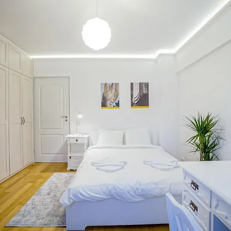 Visit Romana Square Apt. - Metro Boekarest