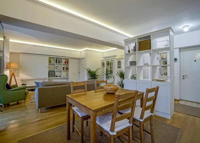 Apartment Visit Romana Square Apt. - Metro