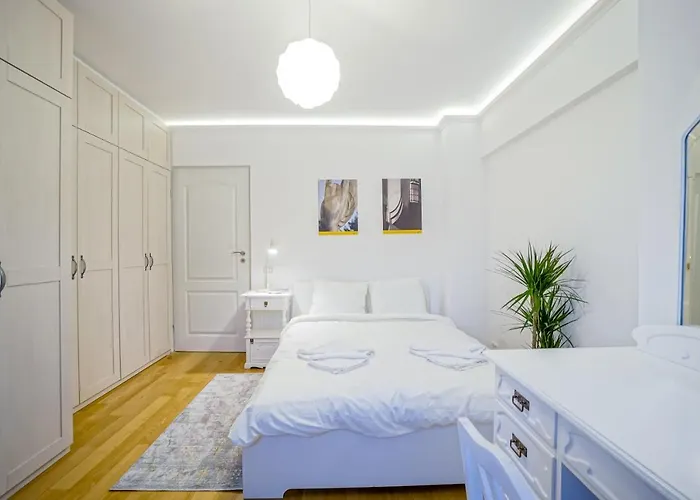 Visit Romana Square Apt. - Metro Bukarest